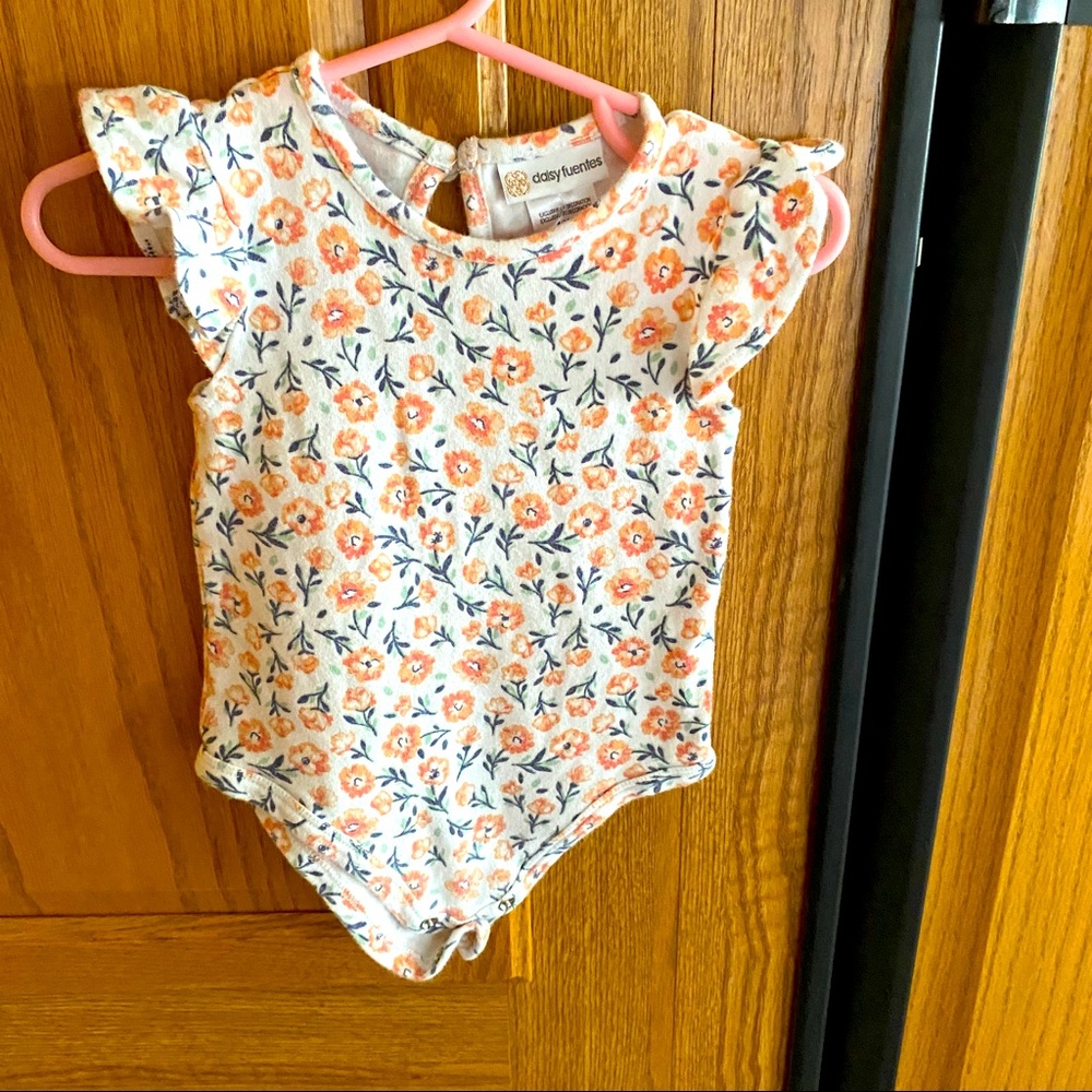 🐣Girls onesie 🐣